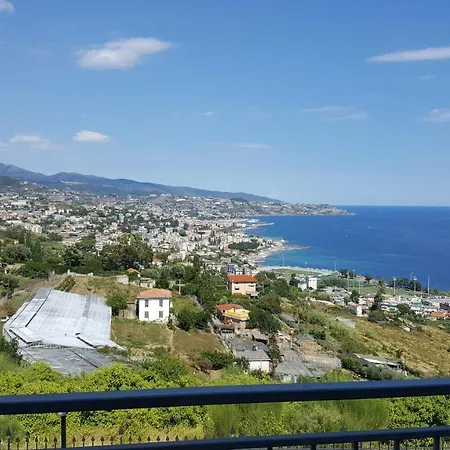 Luna Sul Mare Bed & Breakfast *